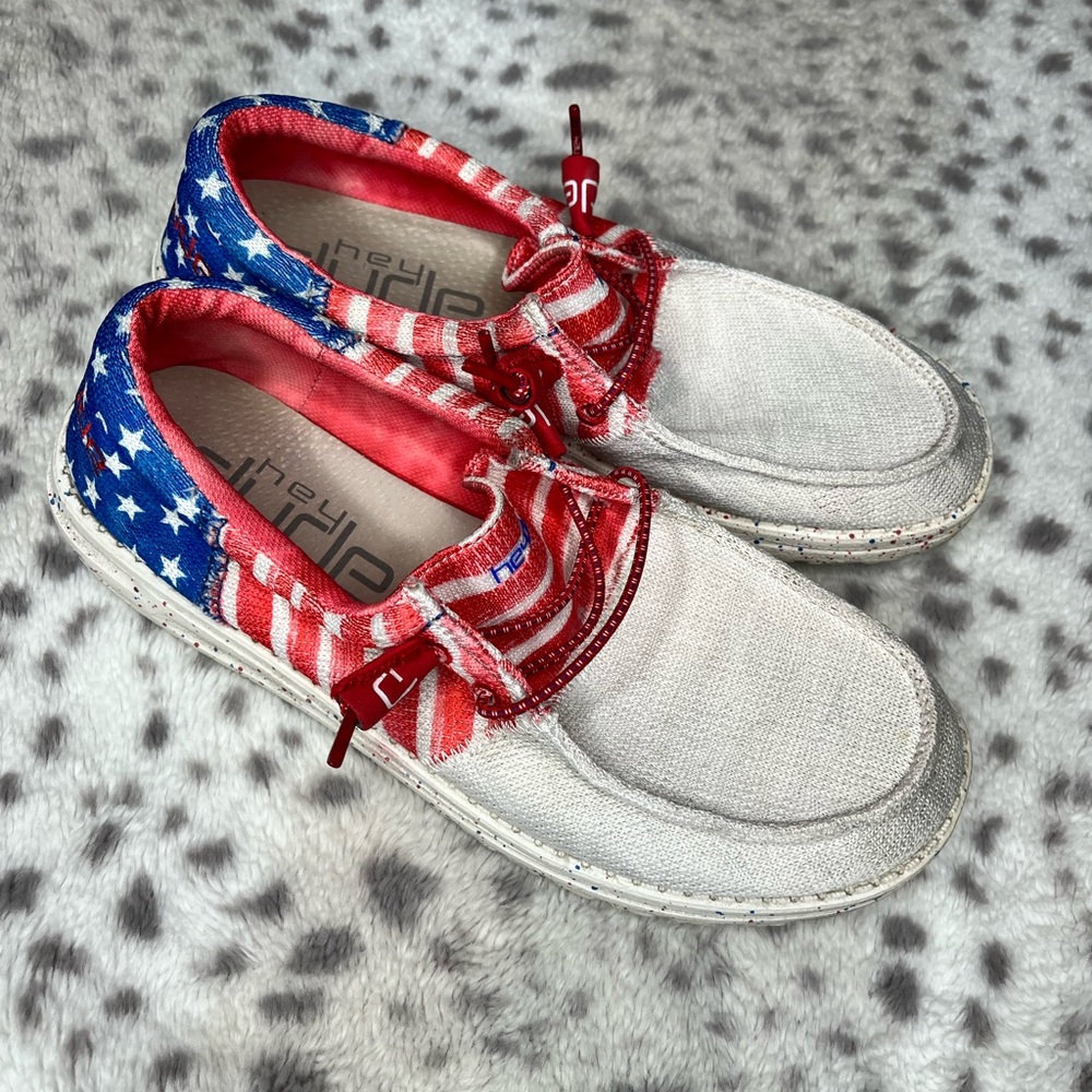 Hey Dude Women's Wendy Sox Tri Americana
Red white & blue size 8